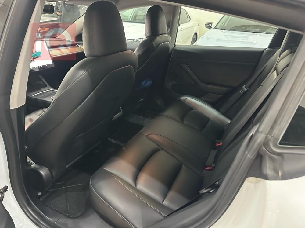 تسلا موديل 3